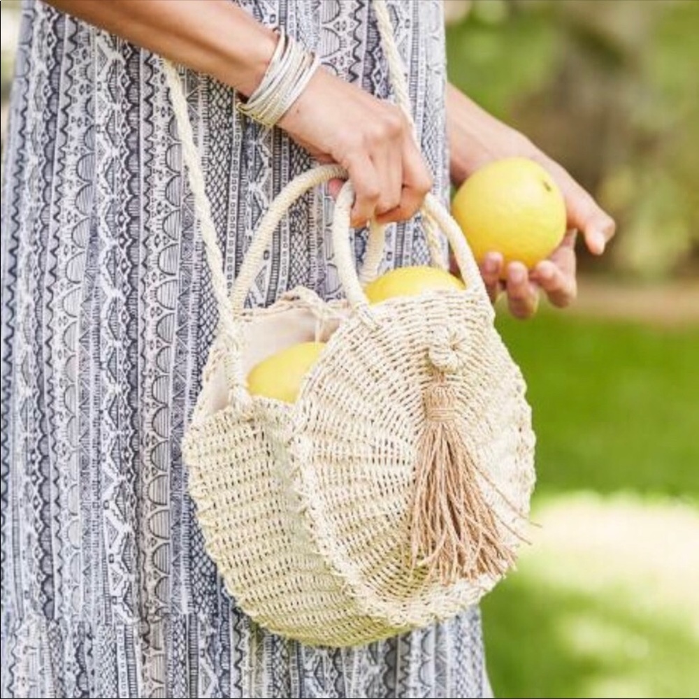 Circle straw crossbody Bag with Tassle